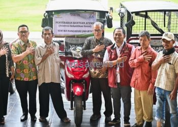 Pemkab Pesawaran Serahkan 5 Unit Kendaraan Roda Tiga untuk Penyandang Disabilitas