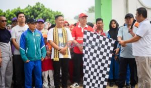 Wabup Anton Bersama Ribuan Masyarakat Tegineneng Meriahkan Jalan Sehat