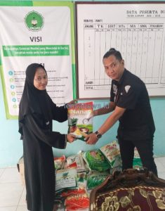 Moment HUT RI yang ke- 80, NGO KMPL Bagikan Puluhan Paket Sembako Serta Santunani Anak Yatim Piatu 