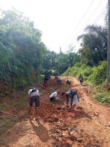 AJAR Tantang Bupati Lebak Turun ke Jalan Desa Cikaret Kecamatan Cigemblong Rusak Berat