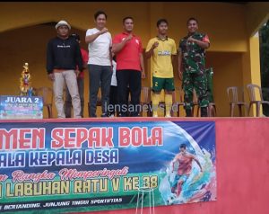 Hadiri Penutupan Open Turnamen Bola Kaki, Babinsa : Terima Kasih Kegiatan Berjalan Aman dan Kondusif