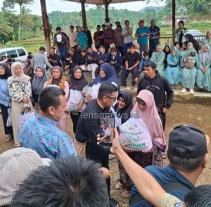 Warga Ucapkan Terimakasih kepada Gubernur Banten Jalan Cikatomas Tegalumbu Dibangun