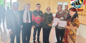 Usai Melantik API Cabang Lampung Timur Bupati Ela Serahkan Akte Nikah Secara Simbolis