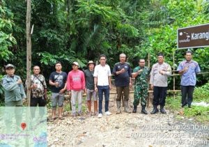 Penutupan Akses Jalan Angkutan Batubara di Alur E, Depan Jalan Wisata Karang Bokor dalam Giat KRPH Bayah Selatan