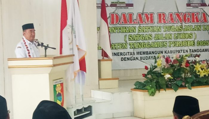 Drs. Hi Moh. Saleh Asnawi Resmi Lantik Satgas Jalan Lurus di Tanggamus Priode 2025-2030