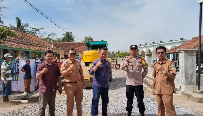 Apresiasi Warga Siraman Terus Mengalir Senyum Bahagia Dibangunkan Jalan Lapen