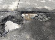 Waspada! Lubang Menganga di Jembatan Cantigi hingga Cikumpay Intai Pengendara Malam Hari