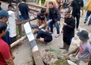 Warga Cijoro Lebak Bongkar Patok PT KAI, Khawatir Akses Kampung Terputus