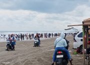 Sambut Ramadhan, Wisatawan Padati Pantai Bagedur Lebak untuk Tradisi Munggahan