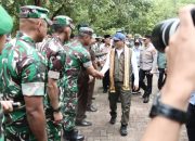 Kodim 0429/Lamtim Amankan Kunjungan Menteri Kehutanan di TNWK