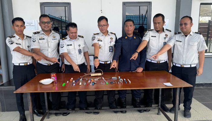 Razia Rutin dan Aksi Bersih-Bersih Blok Hunian, Rutan Kelas I Palembang Perkuat Keamanan dan Kebersihan