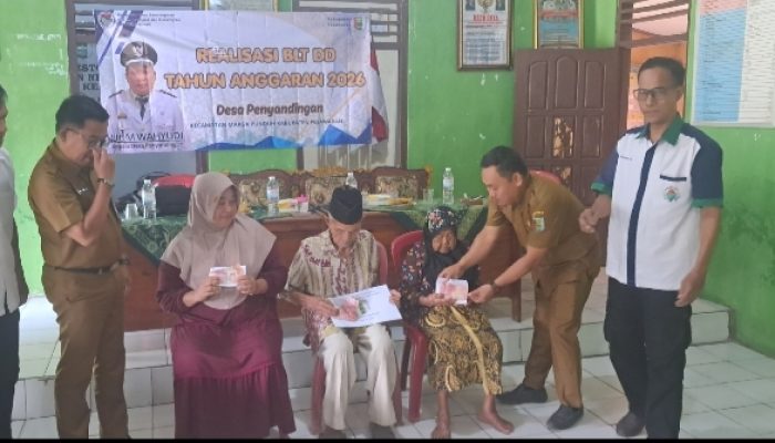 Cair! Kades Penyandingan Salurkan BLT DD 2026 untuk 10 KPM, Warga: Alhamdulillah Sangat Membantu