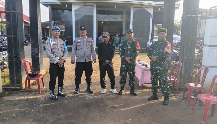 Jaga Toleransi Beragama, Babinsa Kodim 0429/Lamtim Lakukan Pengamanan Ibadah Isa Al Masih 