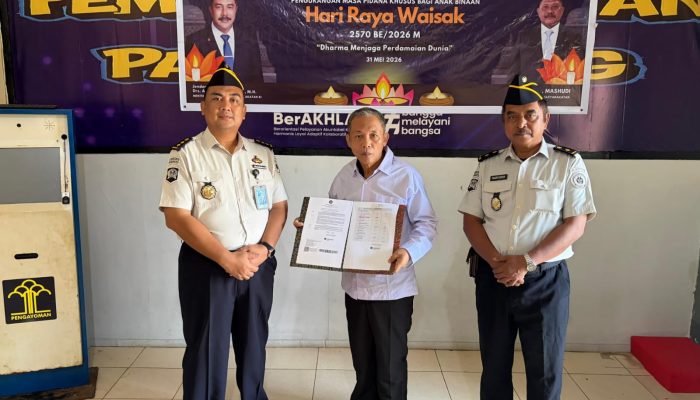 Momentum Waisak 2570 BE, Lapas Kelas I Palembang Berikan Remisi kepada Warga Binaan dan Lansia