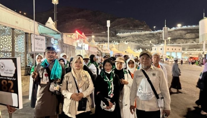 Kloter JKG 19 Lampung Rampungkan Lempar Jumroh, 412 Jamaah Pilih Nafar Awal