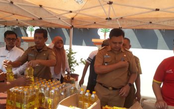 Gerakan Pangan Murah Hadir di Kelurahan Ciriung, Sembako Ludes Diserbu Warga